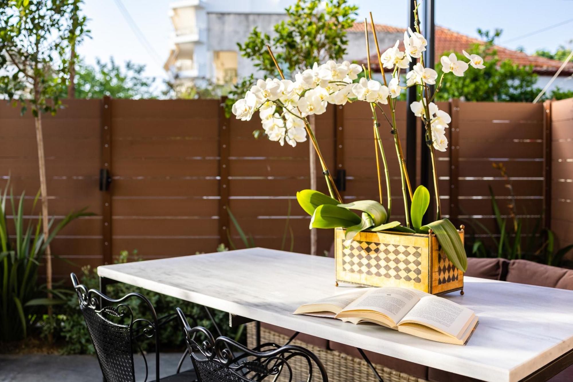 Villy'S Comfort Zone Apartments Kalamata Exterior photo