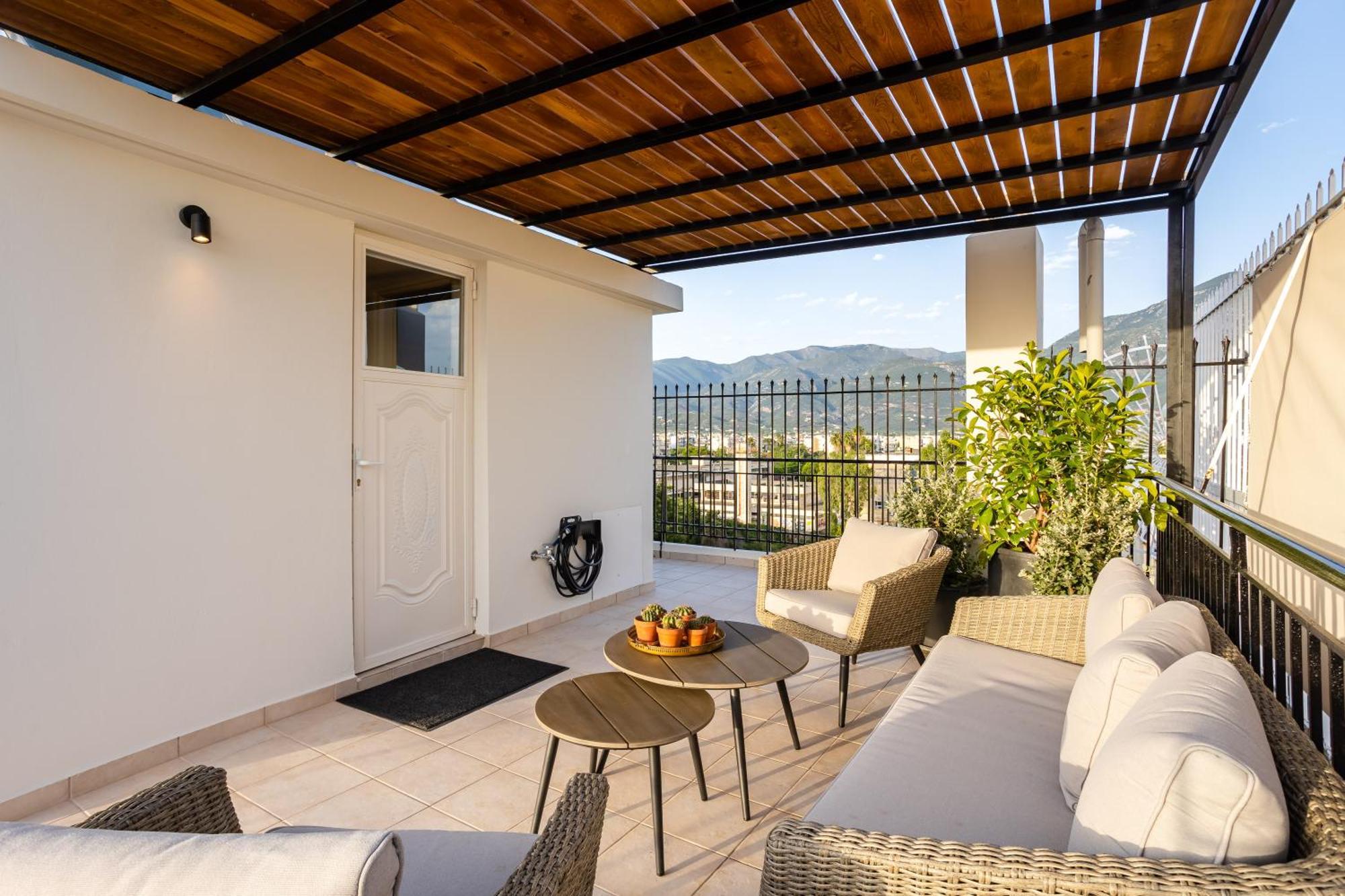 Villy'S Comfort Zone Apartments Kalamata Exterior photo