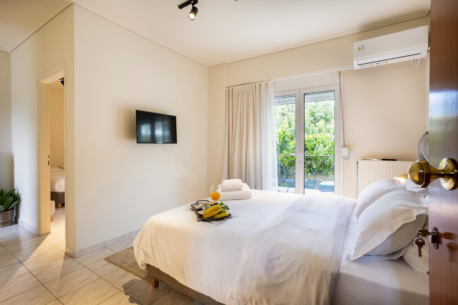 Villy'S Comfort Zone Apartments Kalamata Exterior photo