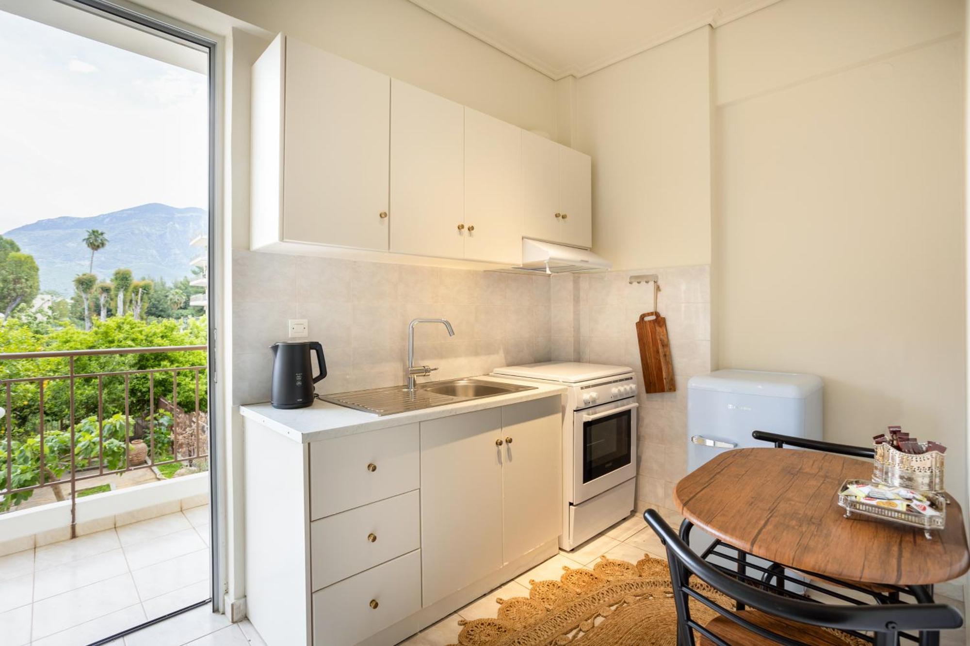 Villy'S Comfort Zone Apartments Kalamata Exterior photo